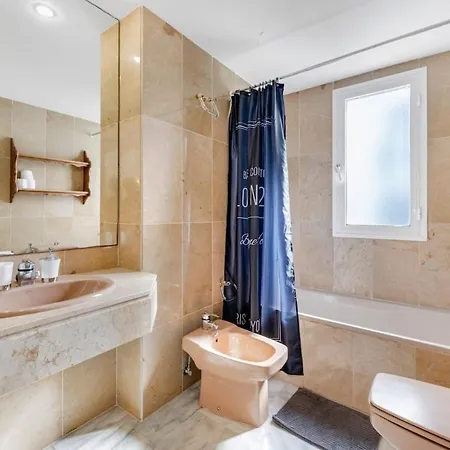 דירה Bright And Spacious 2br With Terrace In Costalita