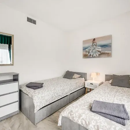 Bright And Spacious 2br With Terrace In Costalita *