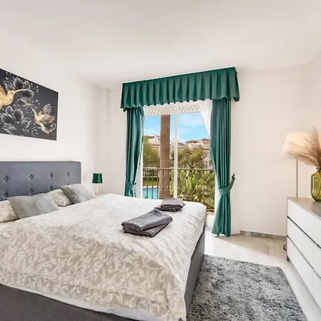 Bright And Spacious 2br With Terrace In Costalita *