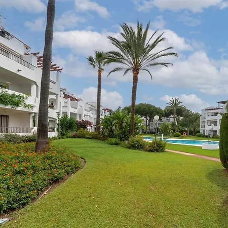 Lejlighed Bright And Spacious 2br With Terrace In Costalita Estepona